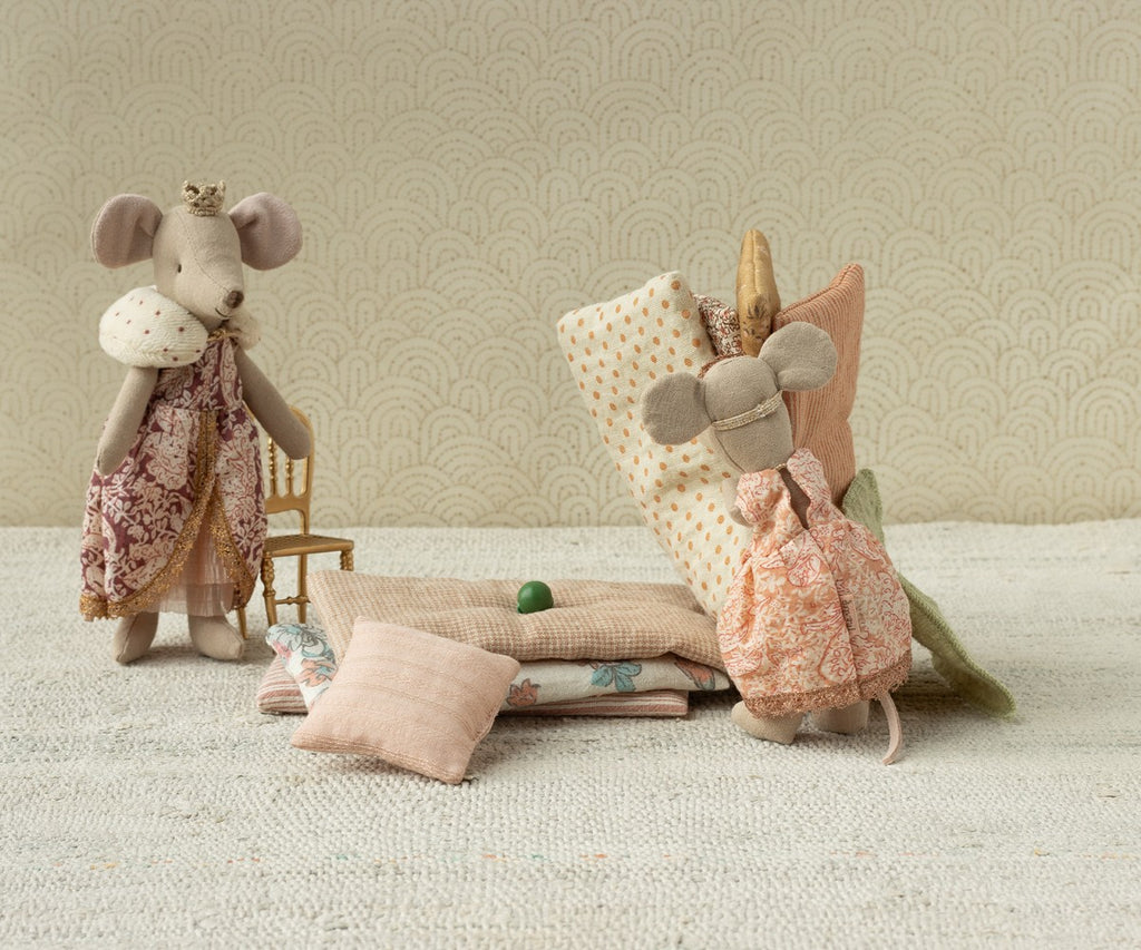 Maileg Princess and the pea, Big sister mouse