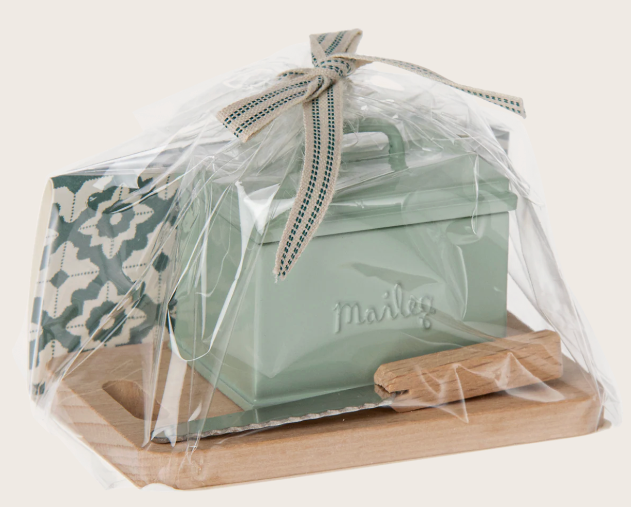 Maileg Miniature Bread Box With Cutting Board and Knife