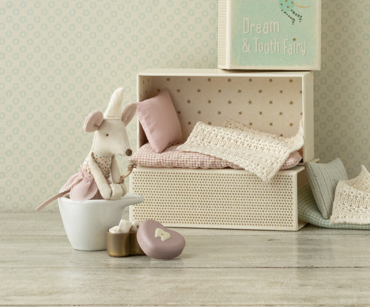 Maileg Tooth fairy mouse, Little sister in matchbox