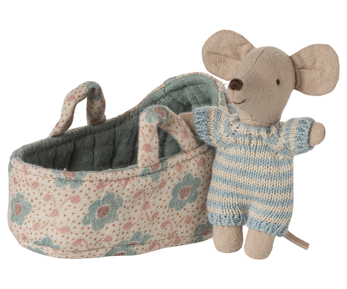 Maileg Baby mouse in carry cot - Blue