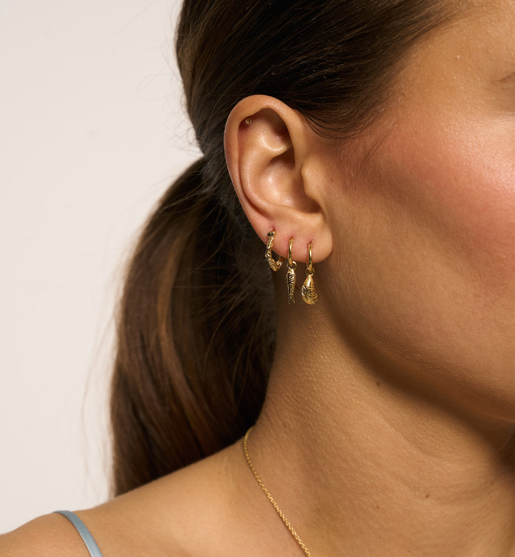 Anna + Nina Single Sardine Ring Earring Gold Plated